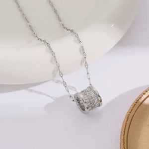 Zircon Pendant Neck.