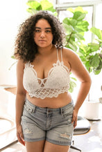Load image into Gallery viewer, Plus Size Lace Bralette