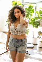 Load image into Gallery viewer, Plus Size Lace Bralette