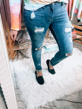 Load image into Gallery viewer, Judy Blue Distressed Skinny Jeans